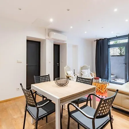 Artistic Family Apartment Ermont